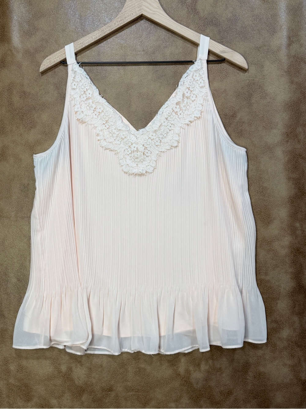 Chico’s Blush Pink Pleated Lace Sleeveless Blouse Size 2